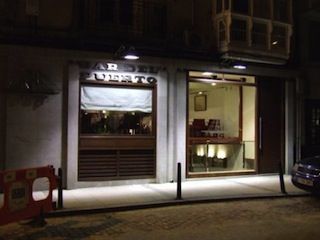 Fachada Noche Bar del Puerto Restaurante Santander