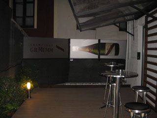 Fumadero patio interior Restaurante la Bombi Santander