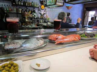 Pescado Recien traido  restaurante la Chata Isla Cantabria