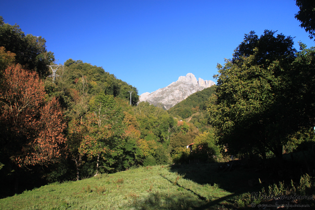 Lebana Parque Natural Picos de Europa Otoño ruta Hostal Remoña