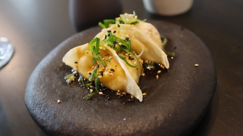 Gyozas Artesanales con Salsa Ponzu