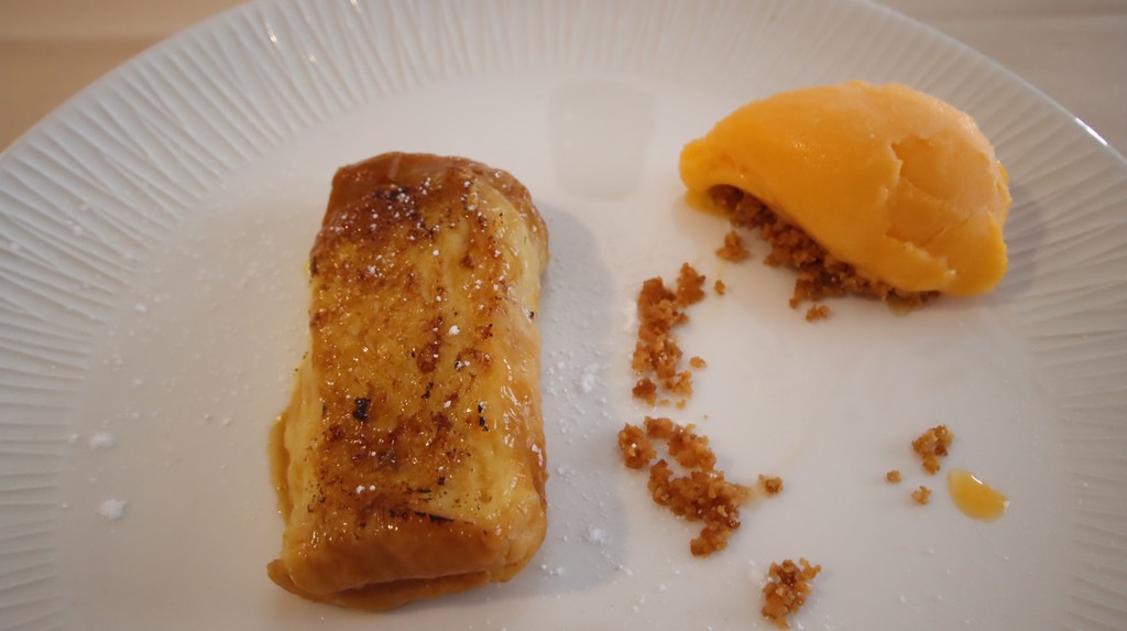 torrija con helado de mandarina