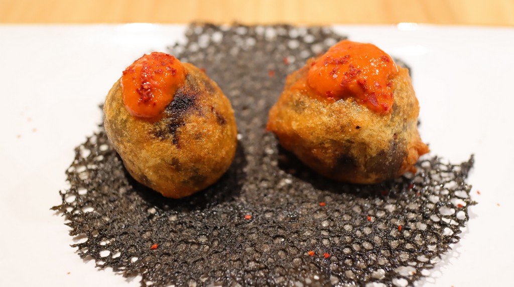buñuelos de cachón en su tinta