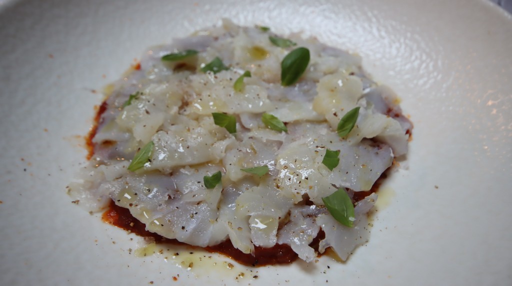 bacalao sobre cama de tomate Mores