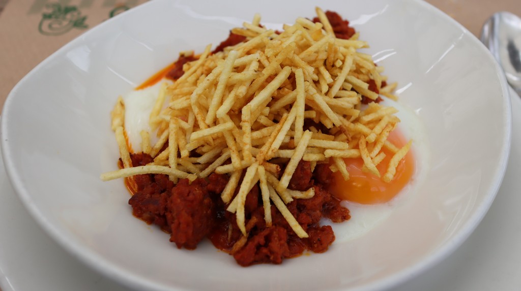 huevos escalfados con jijas