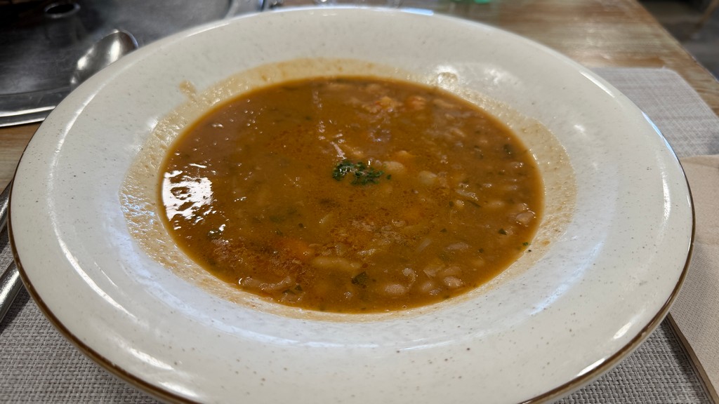 alubias con langostinos