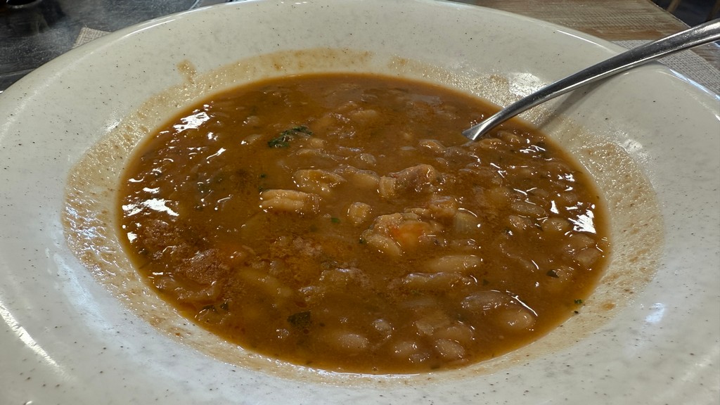alubias con langostinos