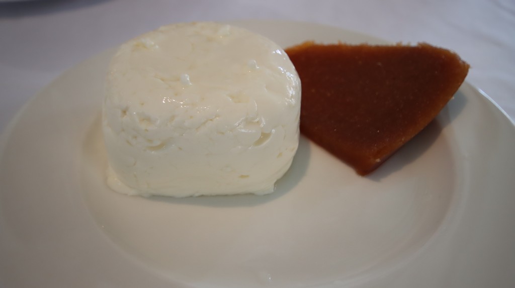queso fresco de La Jarradilla con membrillo
