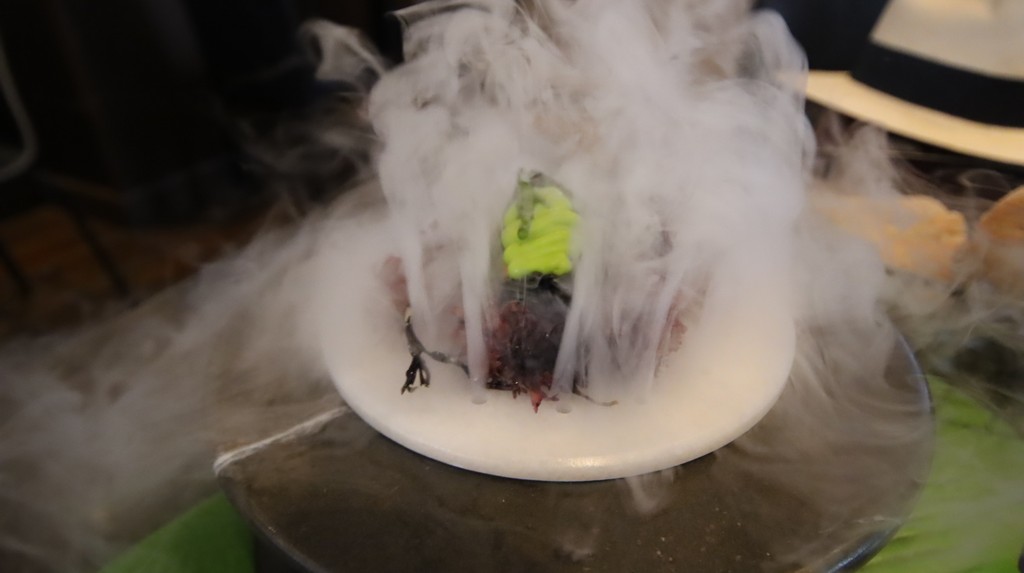mejillón al vapor sobre emulsión de codium Castro Urdiales Origen