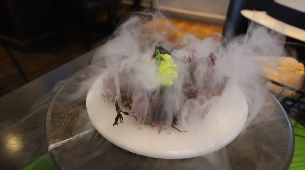 mejillón al vapor sobre emulsión de codium