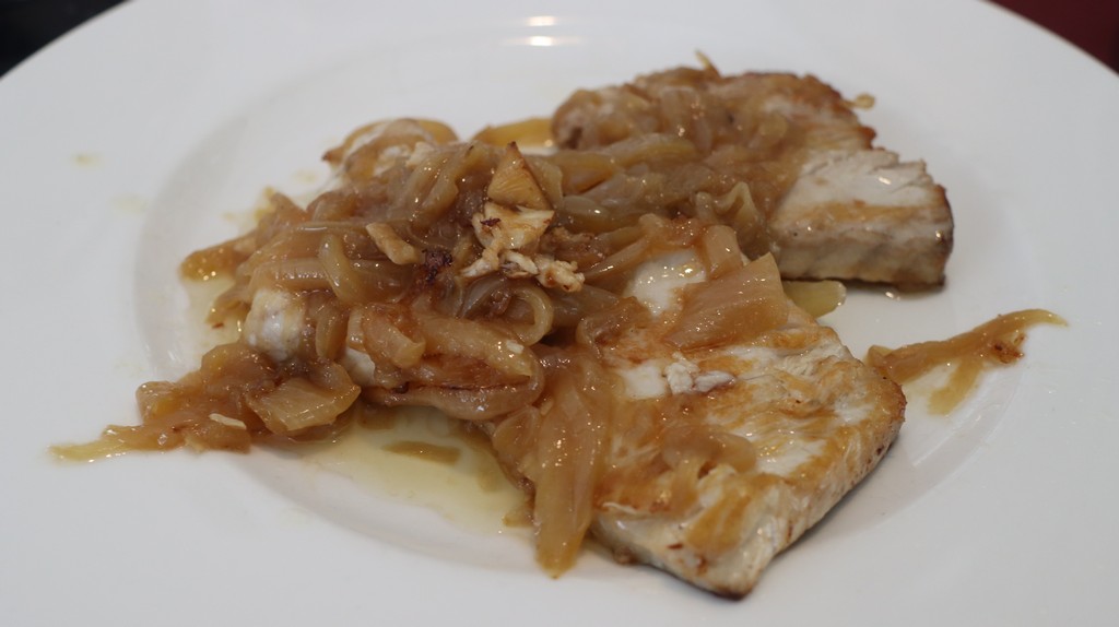 Bonito encebollado