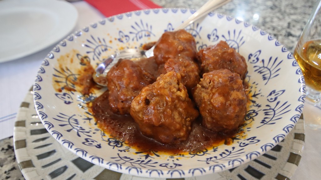 Sarón Mesón Madrileño albondigas