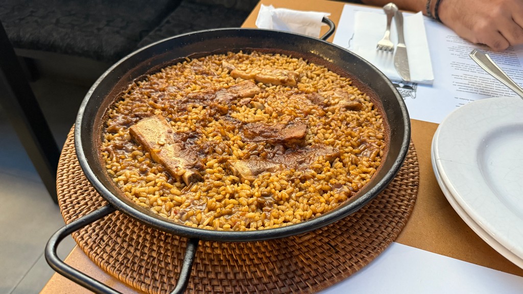 La Llama arroz con costilla