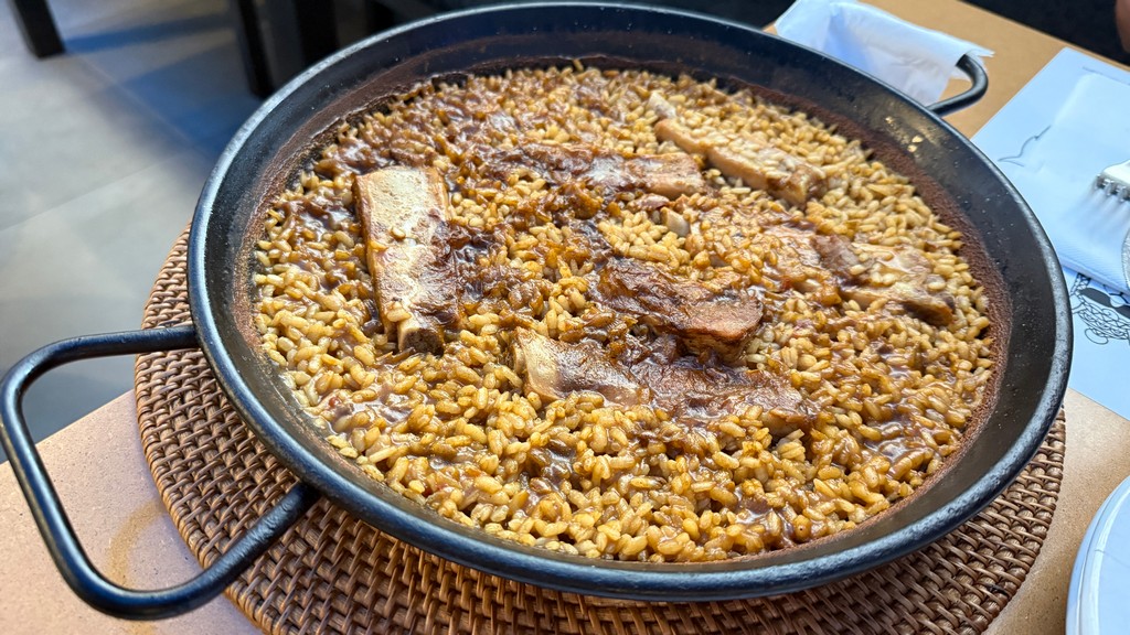 La Llama arroz con costilla