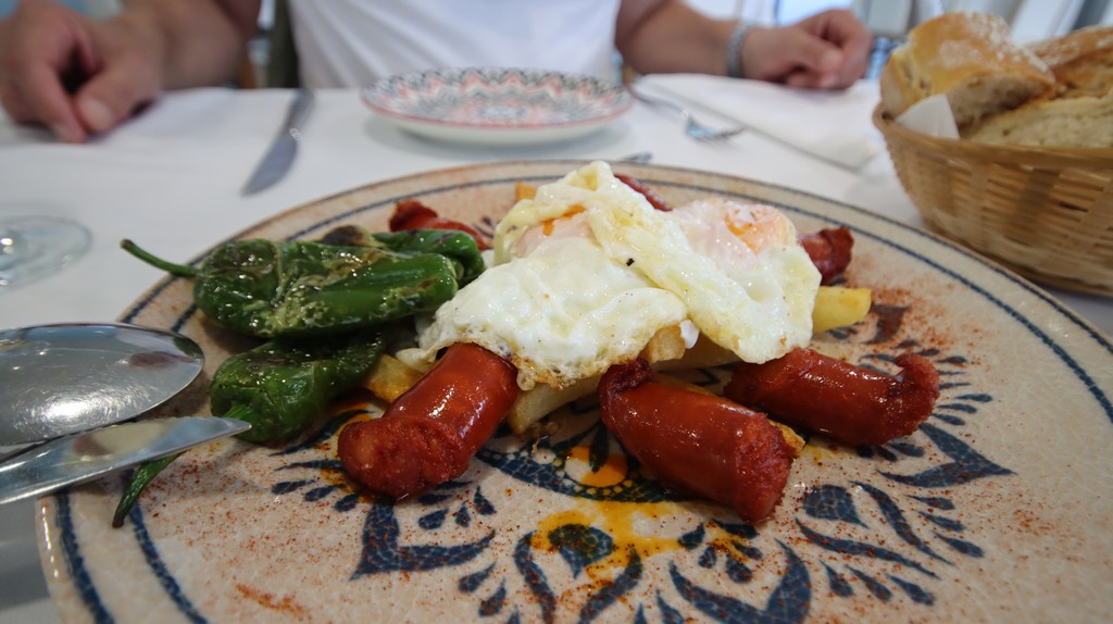 Huevos fritos con chistorra