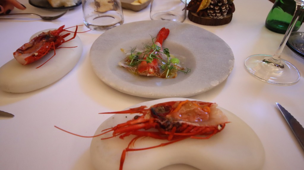 carabinero con crema de guisantes y velo de papada