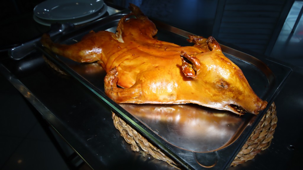 Cochinillo asado Hostel & Co