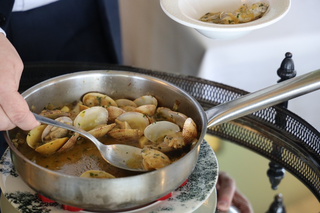 Almeja fina con barbadas de merluza