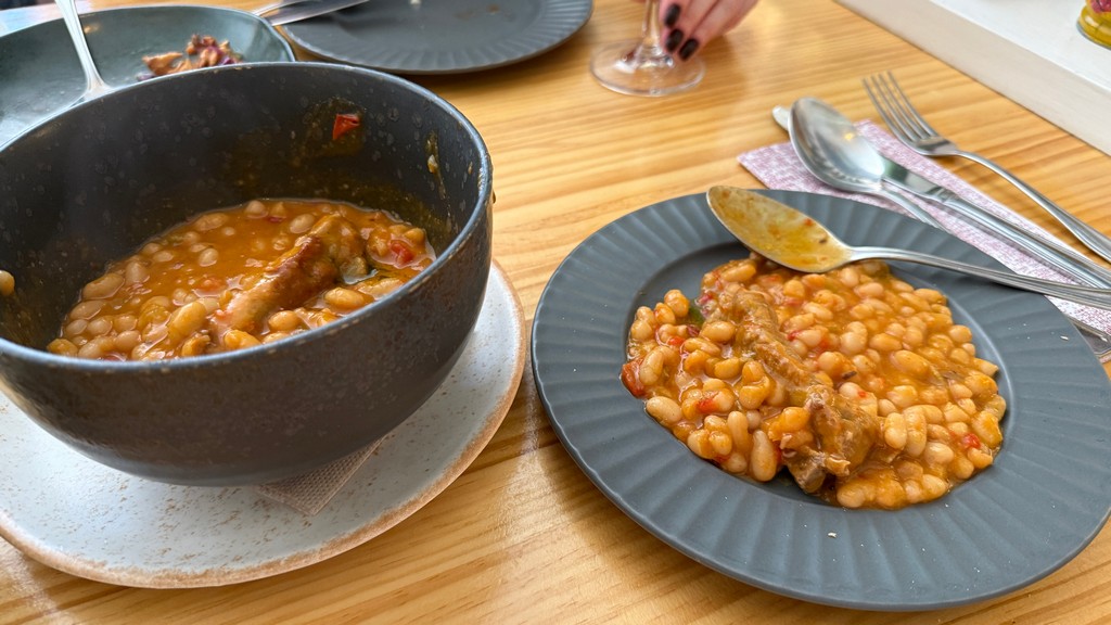 alubias con costilla