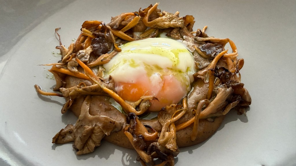 huevo poche con setas