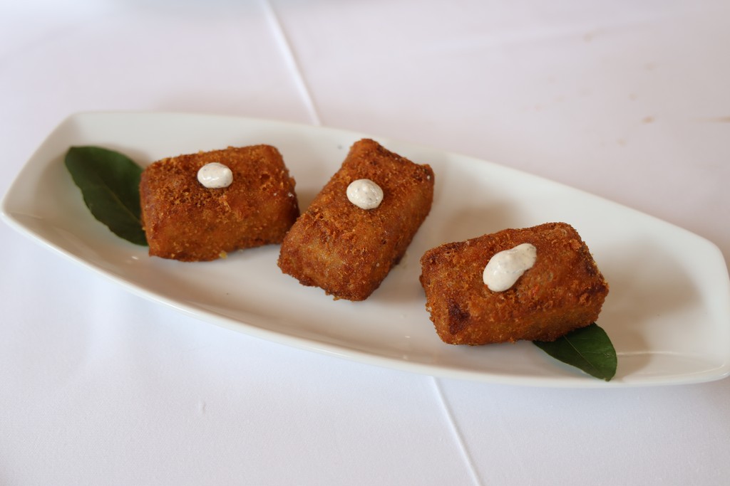 Croquetas de buey y trufa